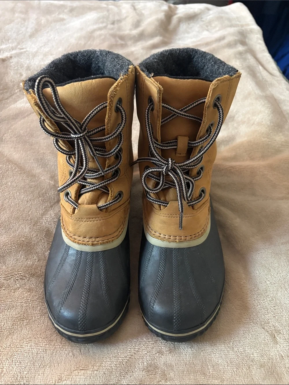 Sorel some wear